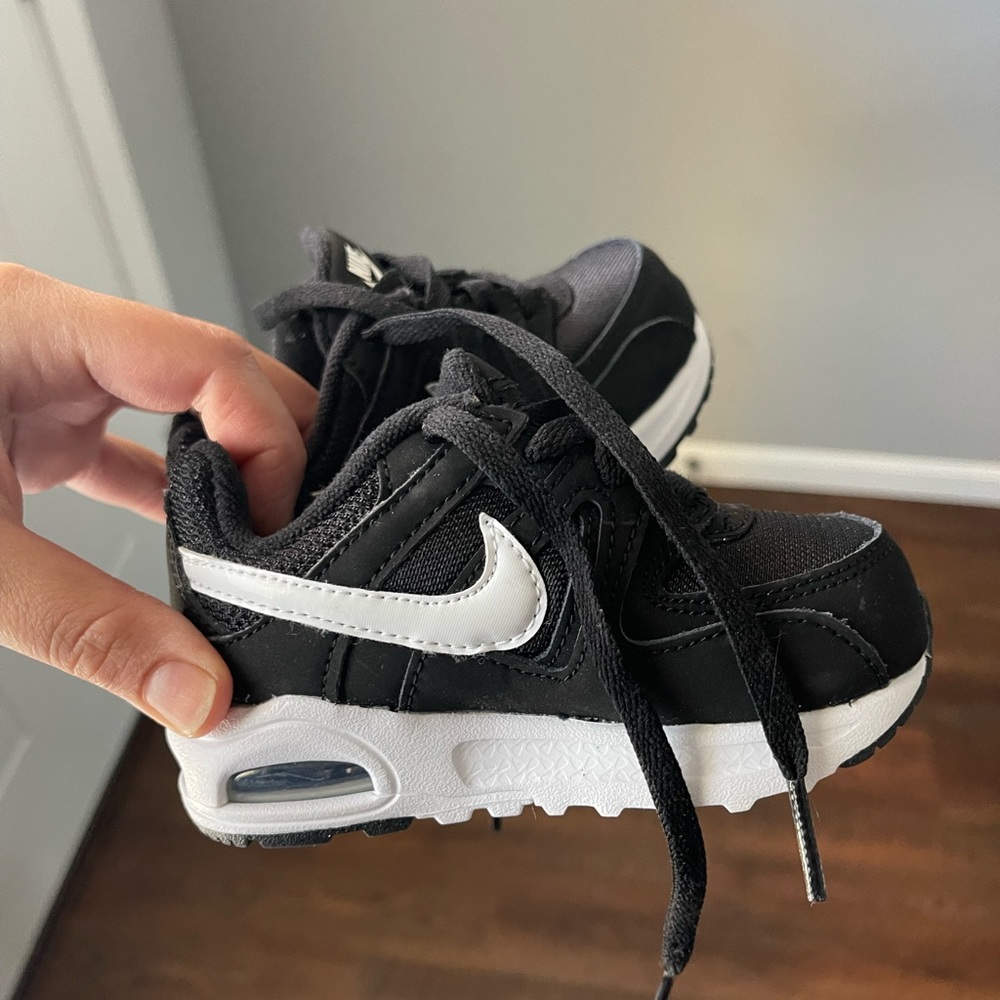 NIKE kids shoes size 6C